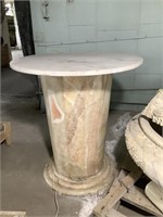 Table de bistro en marbre