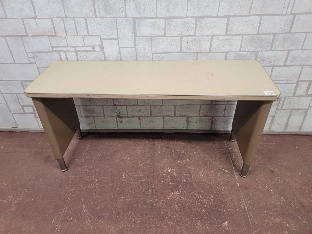 Metal work bench table