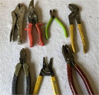 BOX OF ASSORTED PLIERS