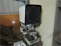 Mitutoyo PJ-250 Profile Projector