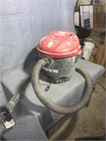 8 gallon 2 1/2 hp shop vac, working condition