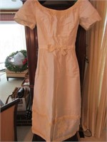Vintage Wedding Dress(Sz 4-6 approx), & Gloves