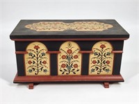 REPRODUCTION MINIATURE PAINTED BLANKET CHEST
