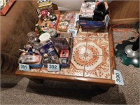 Retro tiled coffee table, very cool, 35" square