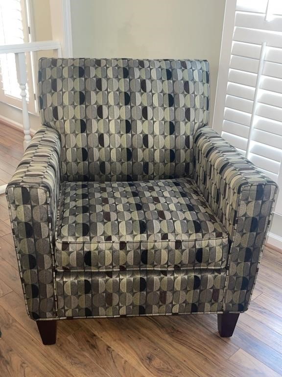 Lancer Arm Chair in Excellent Condition Clean
