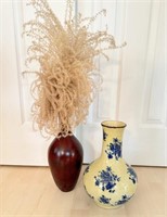 2 Decorative Vases