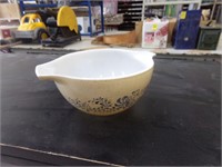 Small Pyrex bowl