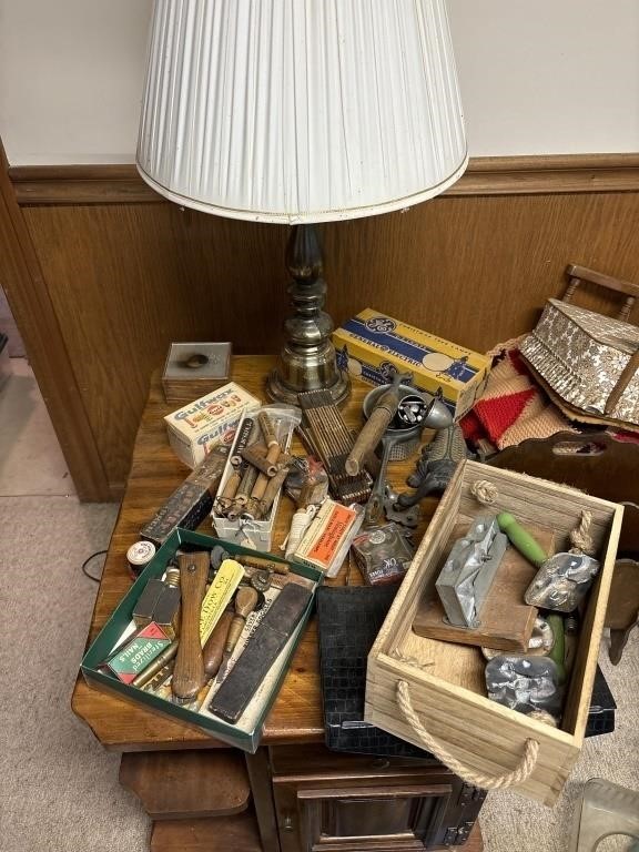 Vintage Contents on Table Lot