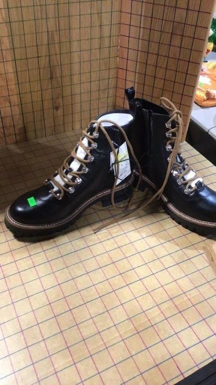 New boots sz 8