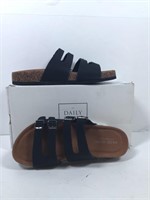 New Daily Shoes Size 8 Black Sandals