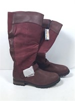 New Daily Shoes Size 7.5 Maroon Boots