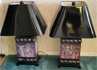 E - PAIR OF MATCHING TABLE LAMPS (M5)