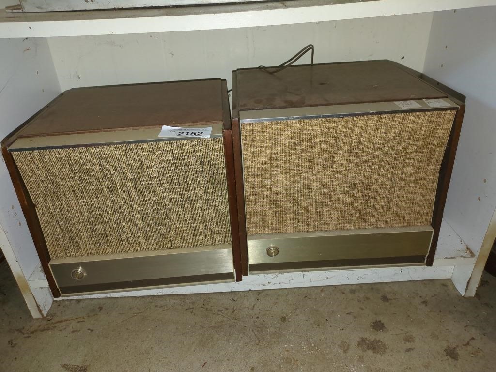 2 Vintage ZENITH Speakers