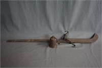 Antique Farm and Field Cotton Scale with Pea