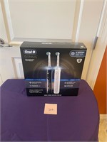 Oral-B, genius toothbrushes, new in box #312
