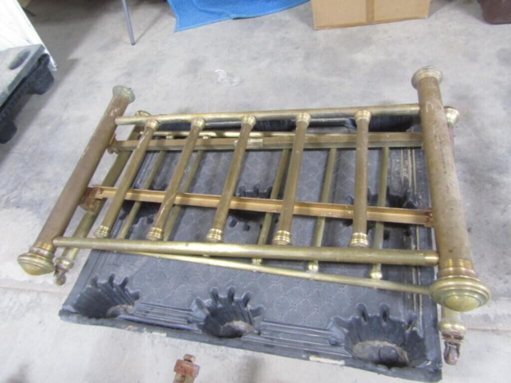 BRASS BED WITH NO RAILS