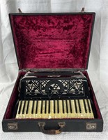 VTG Carelli 24 Key Accordion