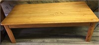 Light oak coffee table in very good shape        (