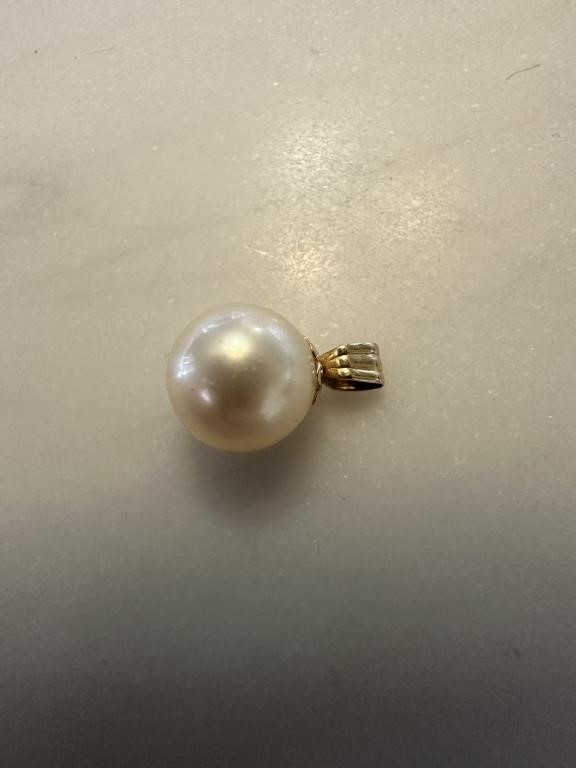 14K GOLD & LARGE PEARL PENDANT