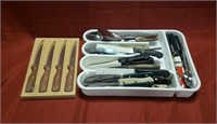 Flatware & Knives w/organizer/Knife Set