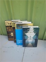 4 READING BOOKS - DANIELLE STEEL, JULIE GARWOOD