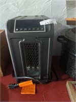 Small electric infrared heater