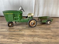 Vintage Ertl John Deere Tractor w/Wagon Pedal Car