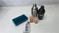 Bar item lot 2 cocktail shakers ice cube tray