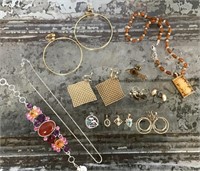 Group of costume/vintage jewelry