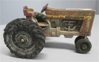 International made in USA Ertl tractor. Measures: