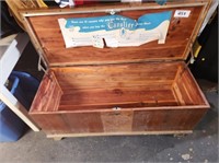 CAVALIER CEDAR CHEST W/ KEY- SHOWS MILDEW ONQ