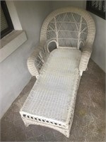 White Wicker Lounger Seat- see pics for condition
