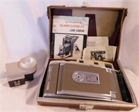 Polaroid electric eye land camera w/ flash in case