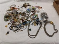 Box of miscellaneous jewelry