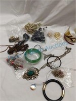 Nice lot of jewelry items