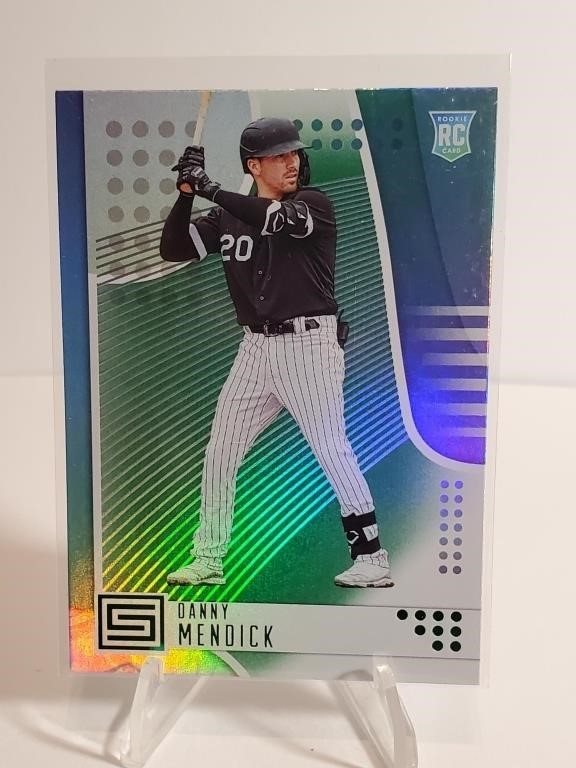 2020 Panini Status Green Danny Mendick RC