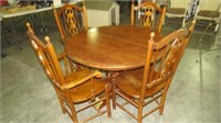 SOLID WOOD PEDESTAL DINING TABLE W/4 CHAIRS