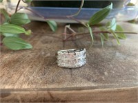 Beautiful Clear Crystals 925 Silver Ring Size 8