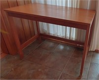 Computer Table 20"x35"x28"