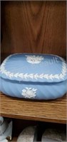 Wedgwood rectangle covered dish, 4.5 x 6.5