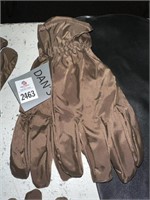 Dan’s gloves size L