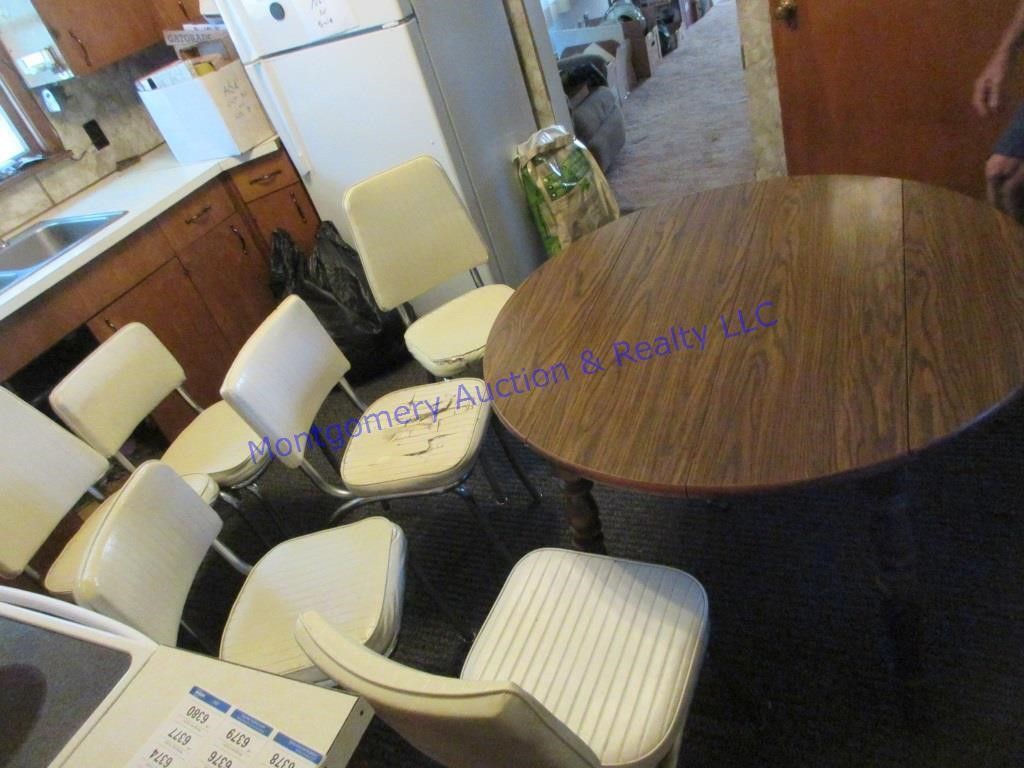 KITCHEN TABLE & CHAIRS