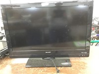 Sharp 27 1/2 inch TV with cord does power up