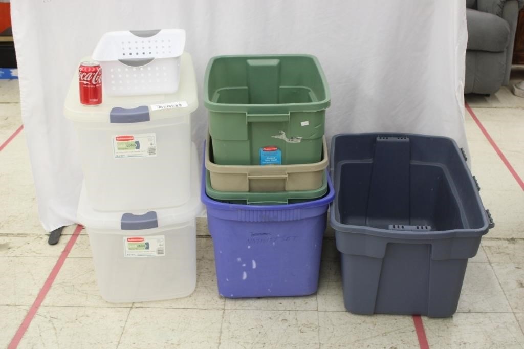 2  Rubbermaid Totes & 6 Totes without Lids