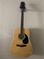 * ROGUE ACOUSTIC GUITAR