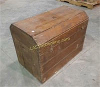 Large Wooden Trunk / Hope Chest