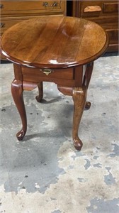 Broyhill Oval Queen Anne End Table