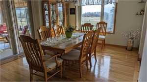 Solid Oak Dining Table & (7) Chairs