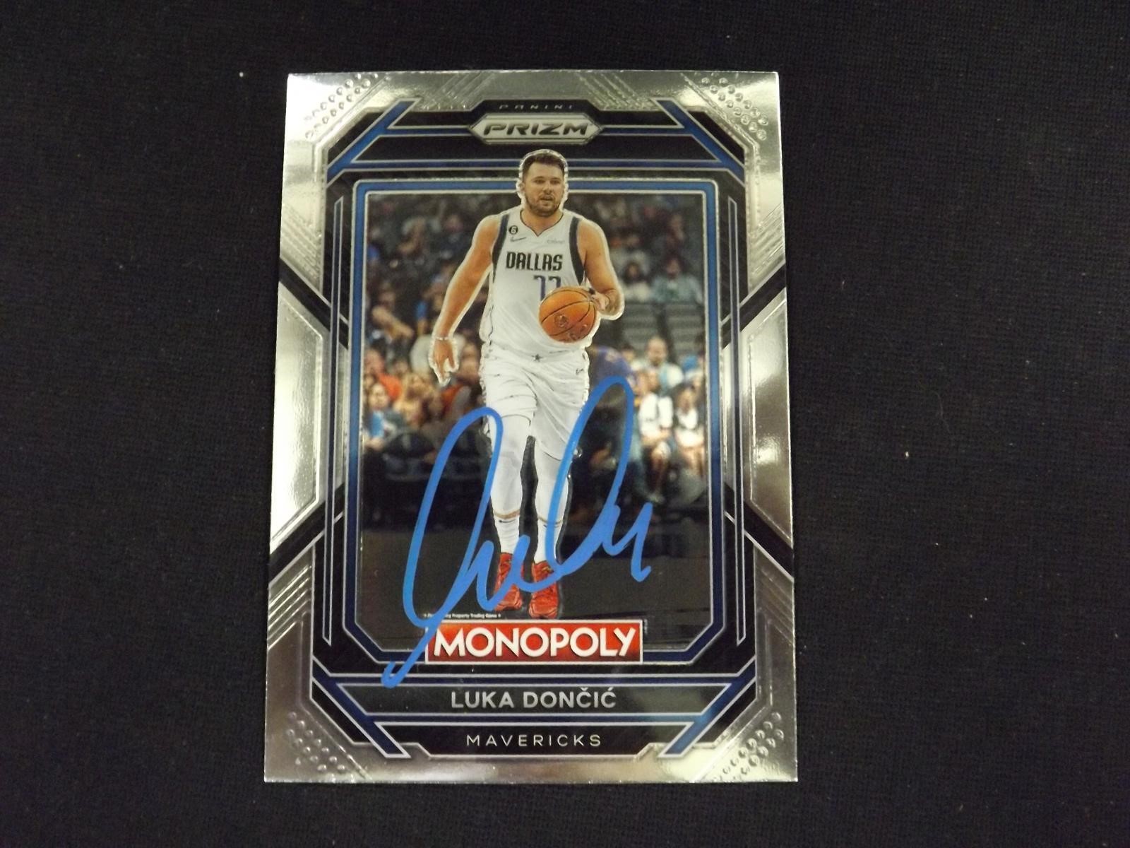 2022-23 PRIZM LUKA DONCIC AUTOGRAPH COA