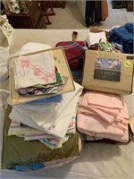 LOT OF LINENS